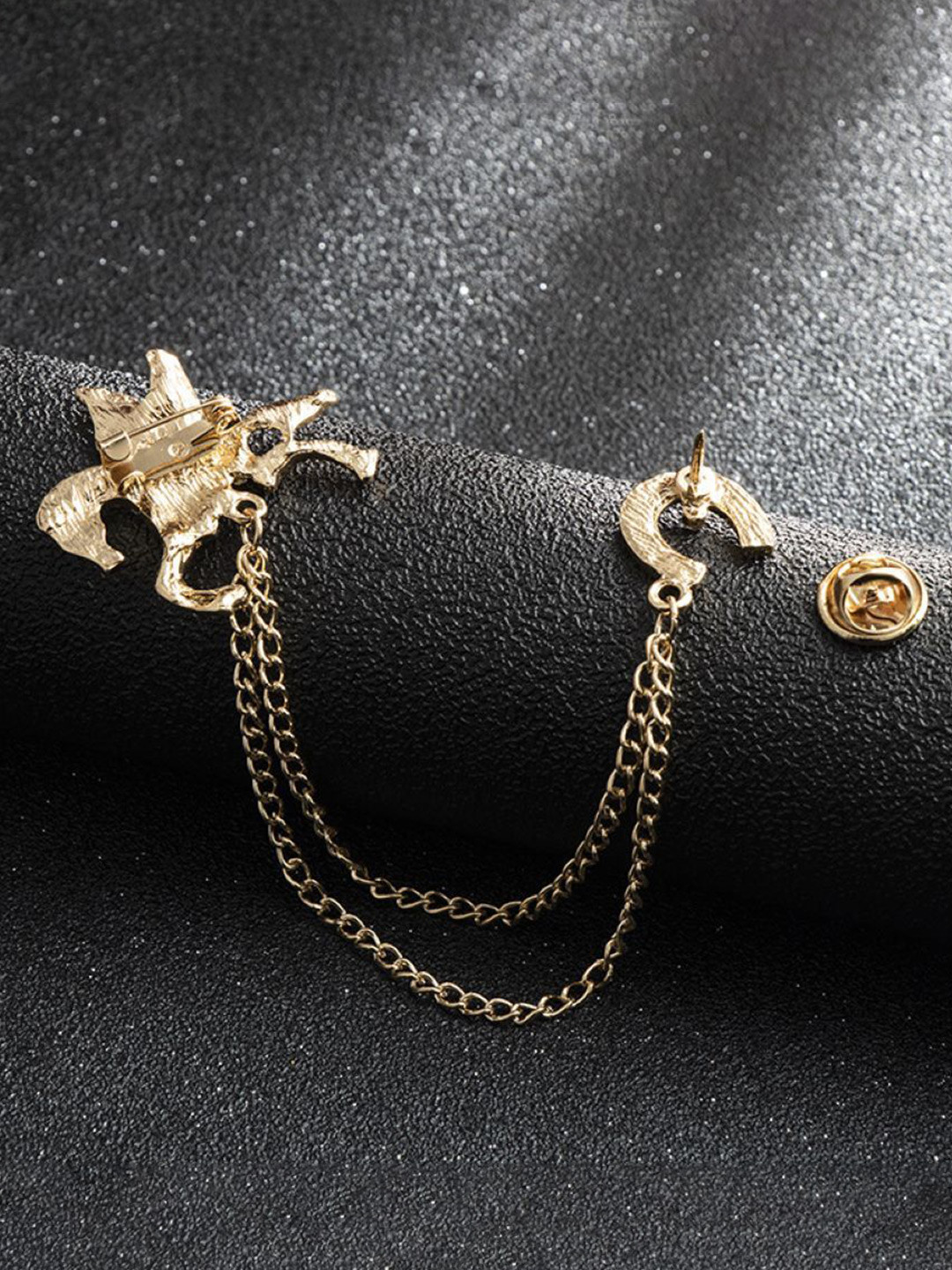 SYGA Men Lapel Pin Pegasus Design Crystal Chain Tassel Brooch