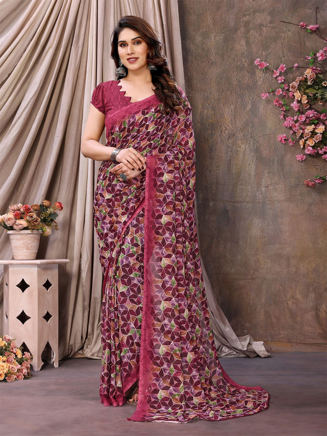 The Textile Hub Geometric Solid Border Saree