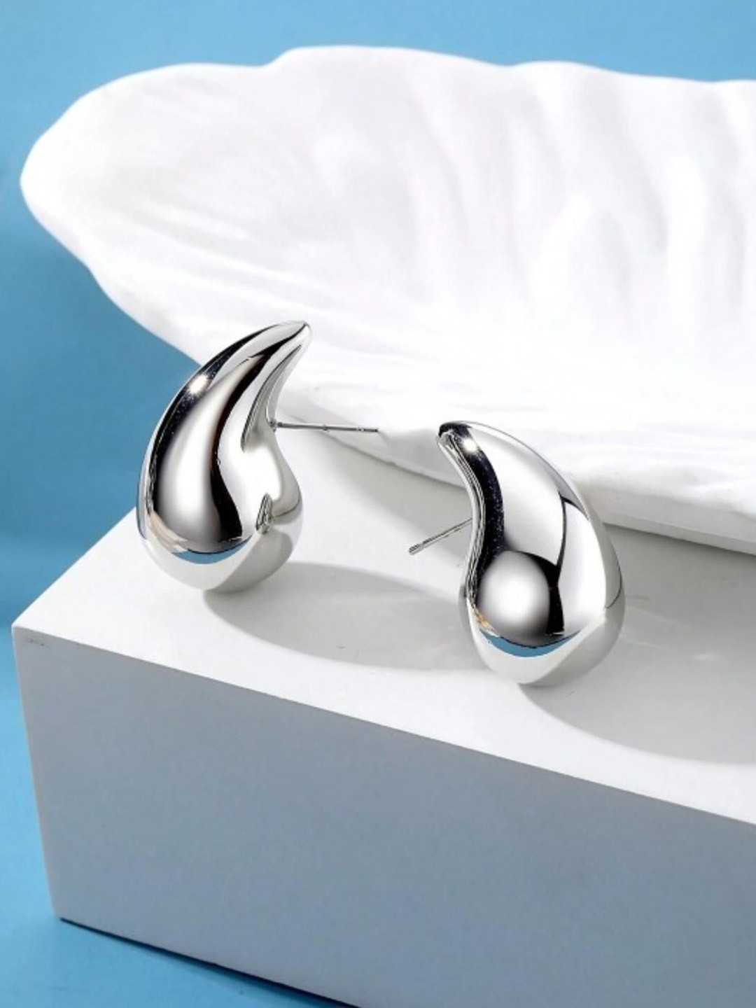 DN Creation Silver Plated Teardrop Shaped Stud Earrings