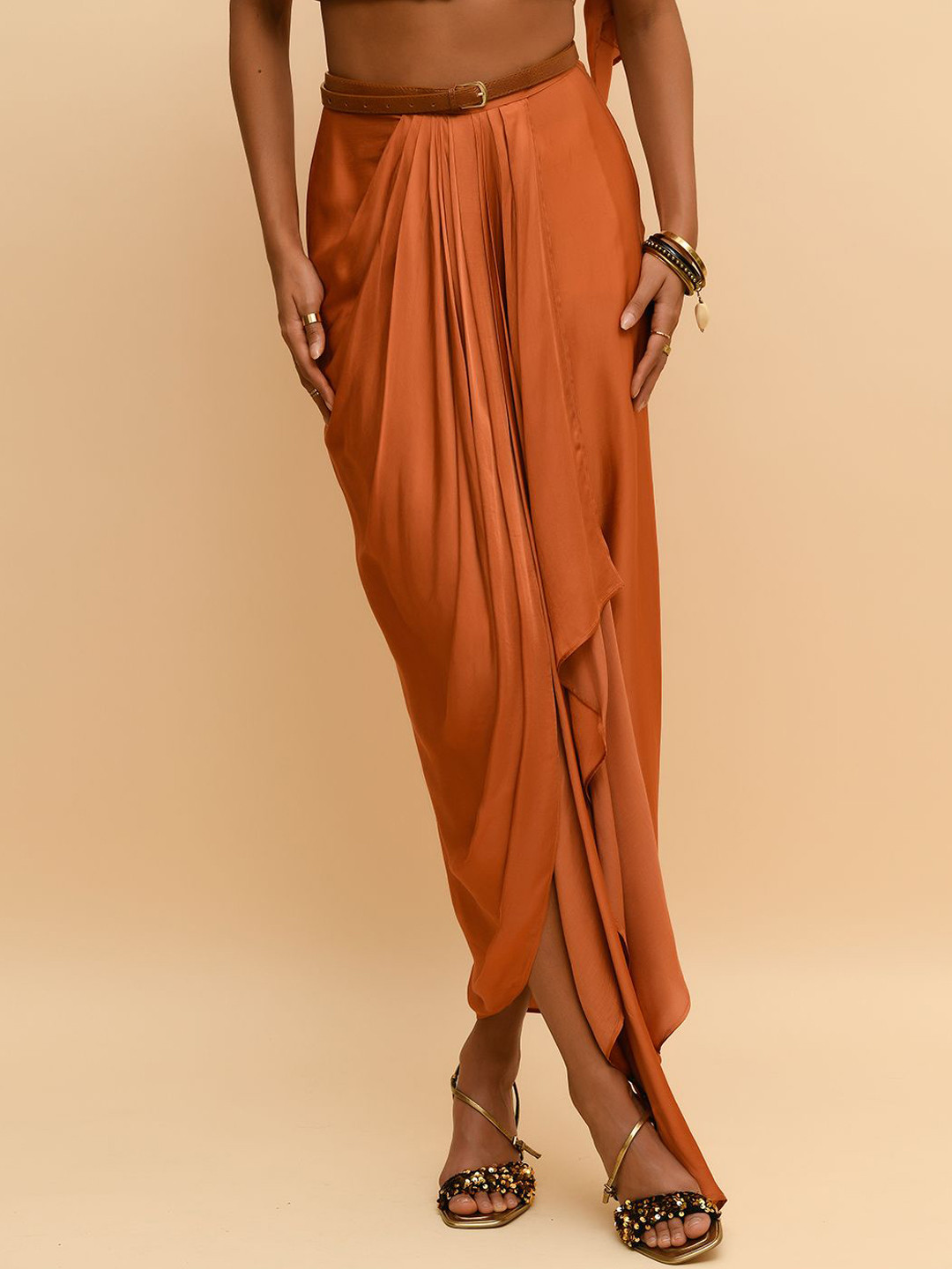 R.Y by Rishi and Vibhuti Women Solid Asymmetric Mid-Rise Tulip Maxi Skirts