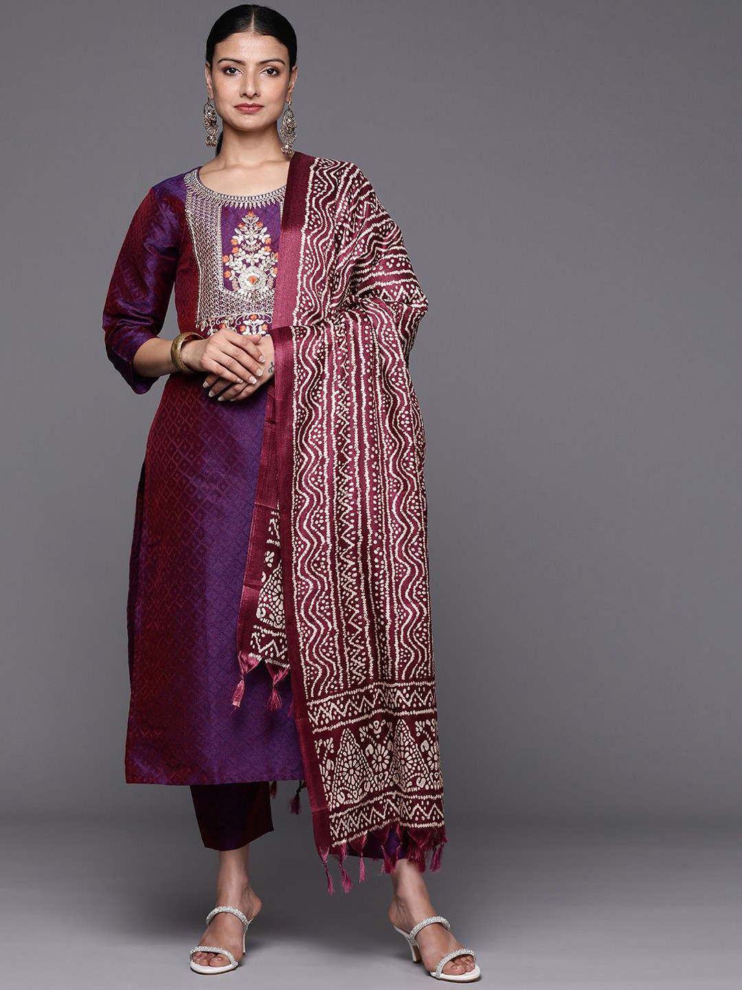 Varanga Geometric Woven Design Thread and Zari Work Straight Kurta with Trousers & Dupatta