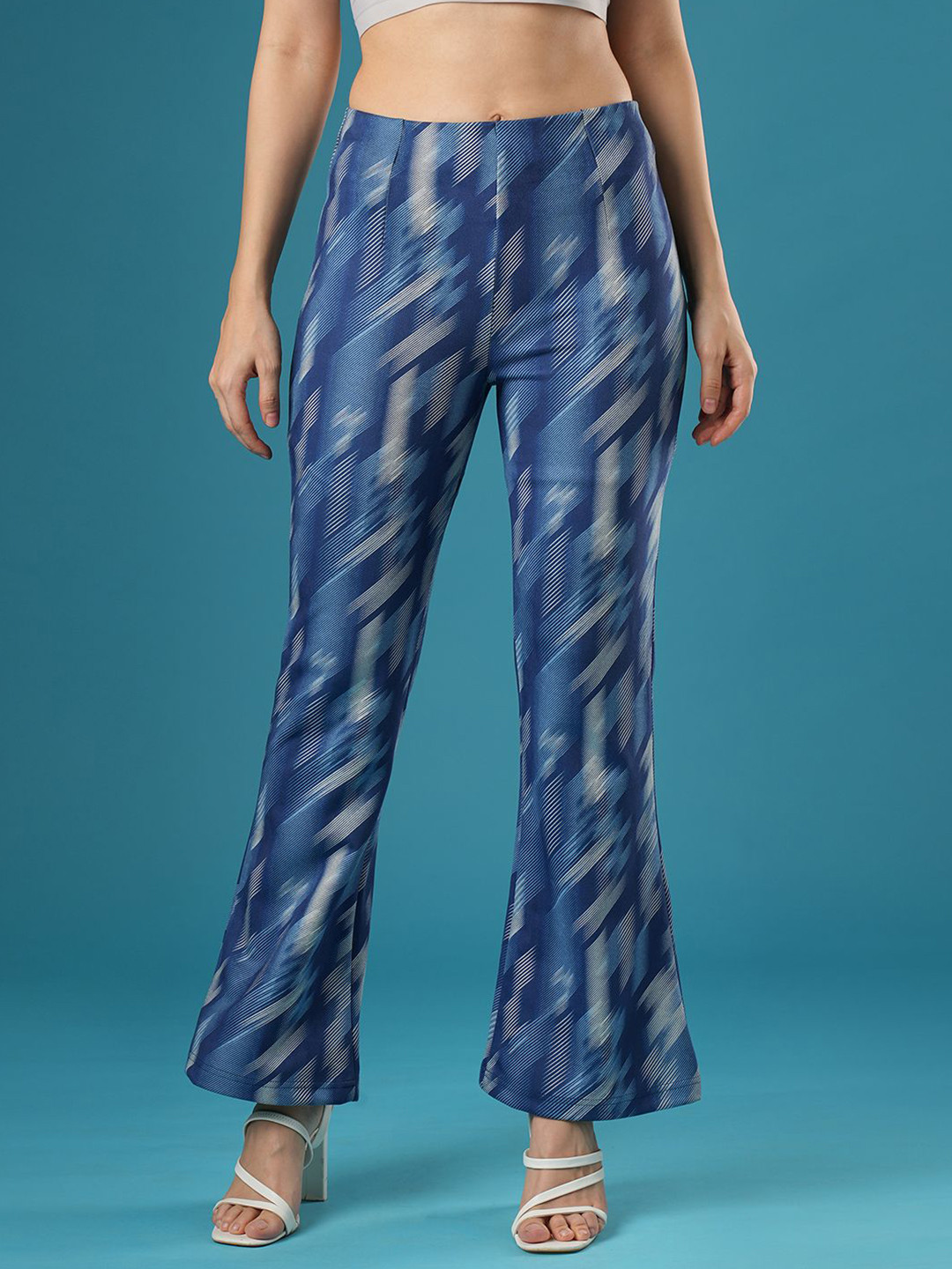 Globus Women Hazzy Print Mid Rise Stretchable Slim Fit Flared Teggings