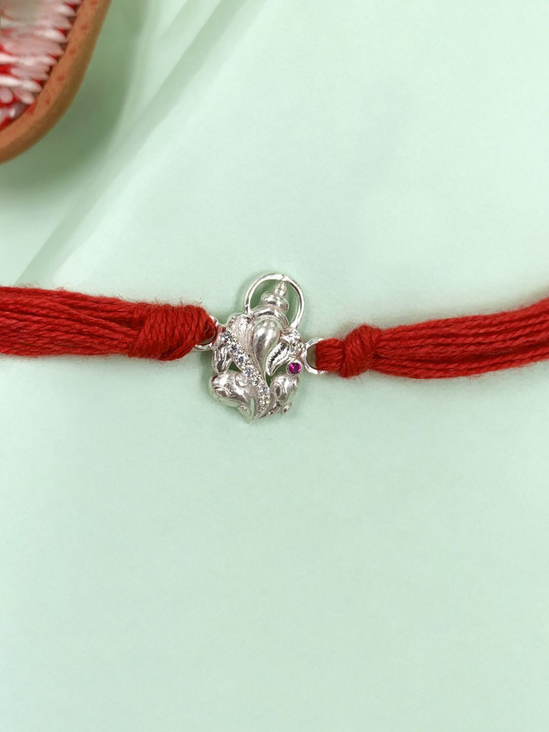Unniyarcha 92.5 Pure Silver Ganesha Thread Rakhi