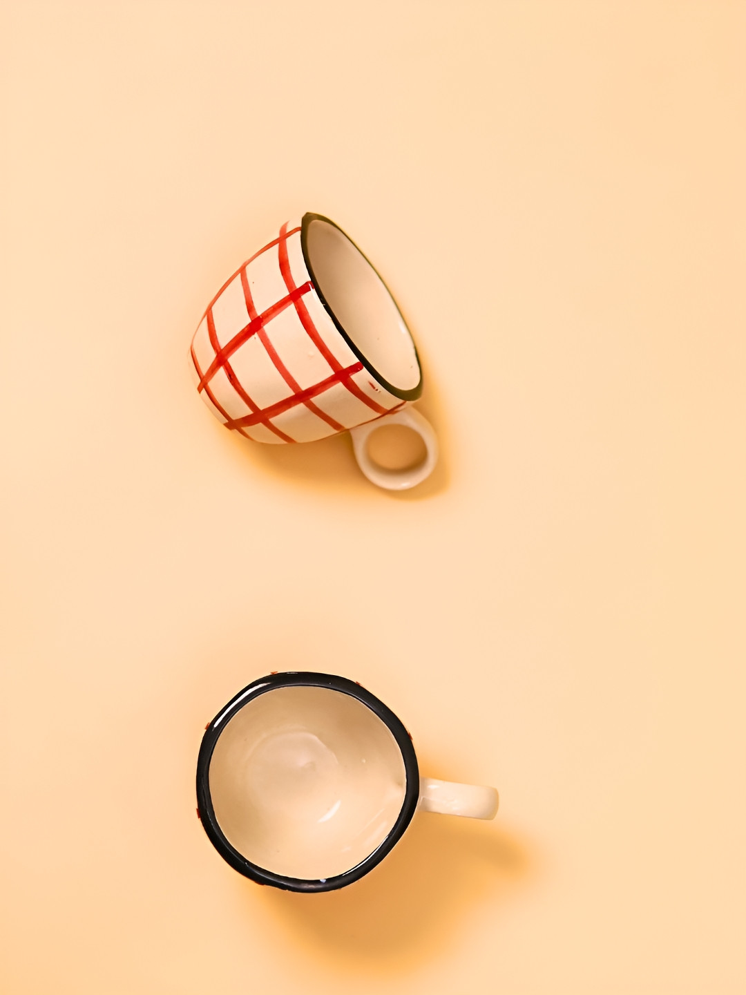 WEAVING HOMES Gold Design Red Checkered Ceramic Microwave Safe 2 Piece Mugs-200ml