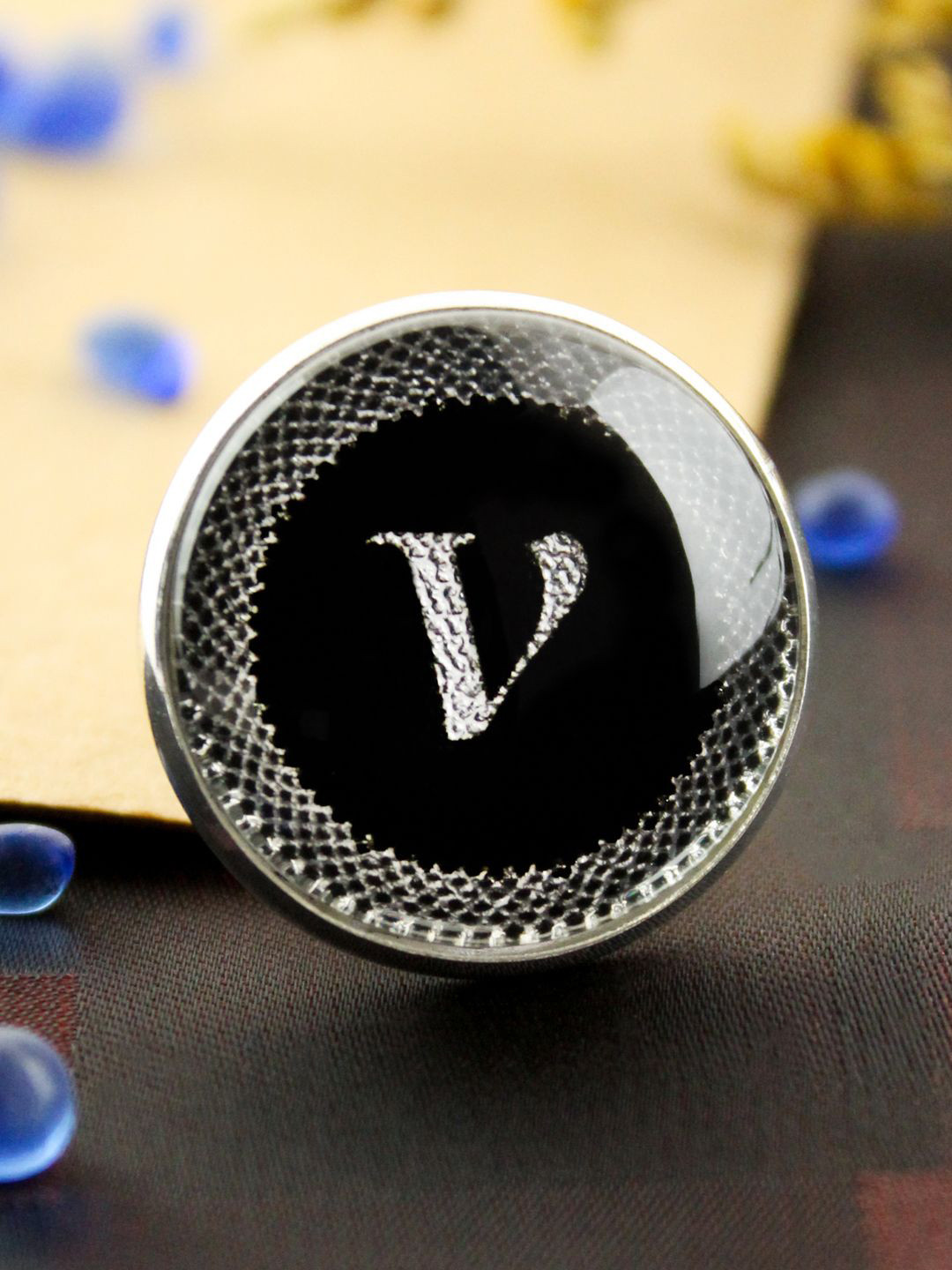 Kavove Men Alphabet V Lapel Pin Brooch