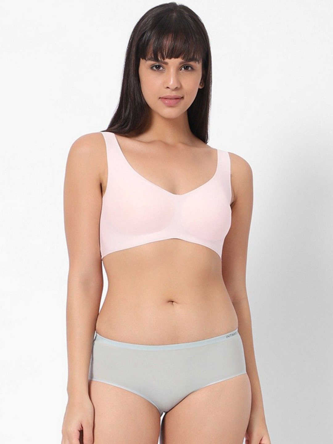 INTIMATE QUEEN Seamless Lightly Padded Lingerie Set