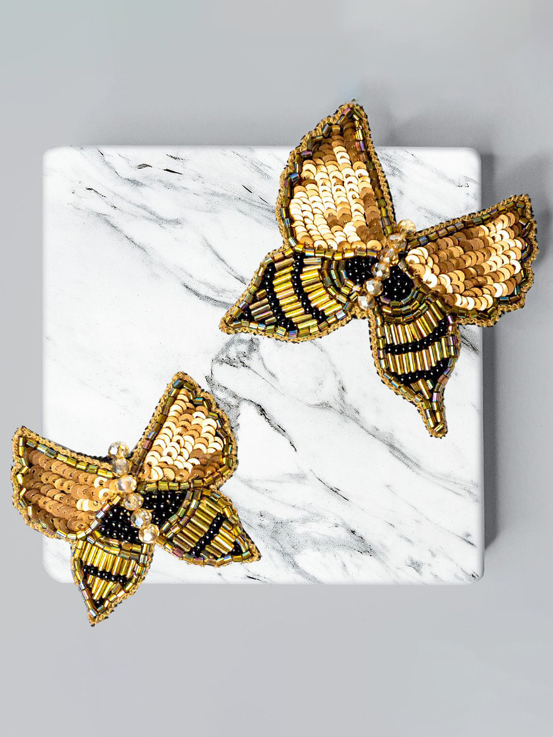 HAIR DRAMA CO. Women 2 Pcs Gold-Toned & Black Sequins Glass Beads Butterfly Tic Tac Clips