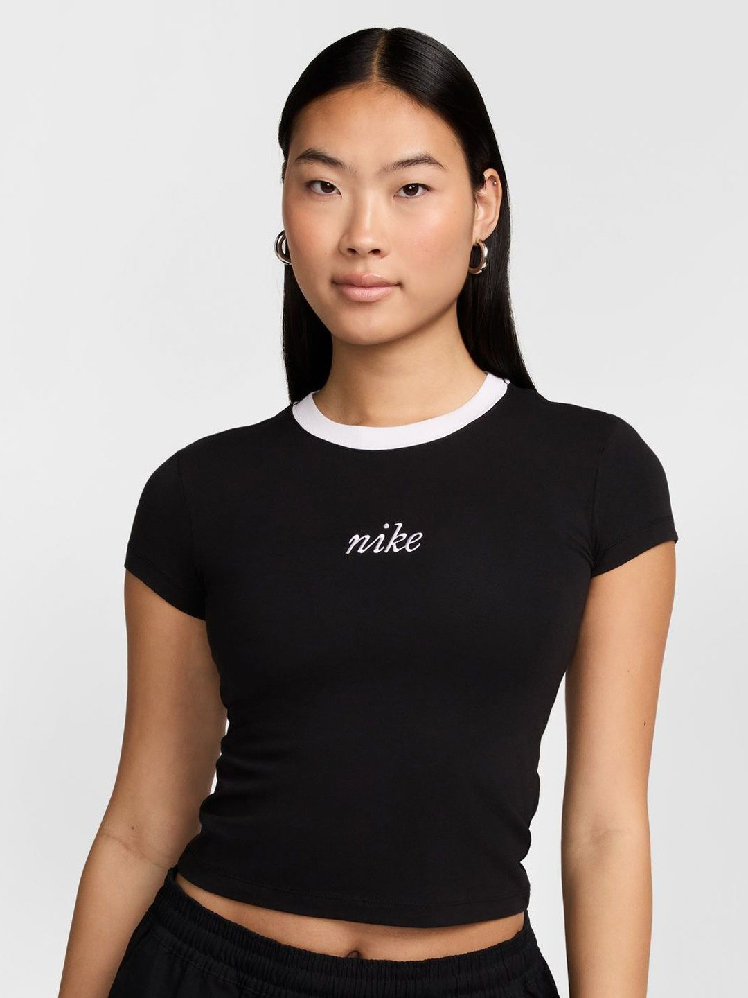 Nike Sportswear Chill Knit Women's Slim Cropped Tee