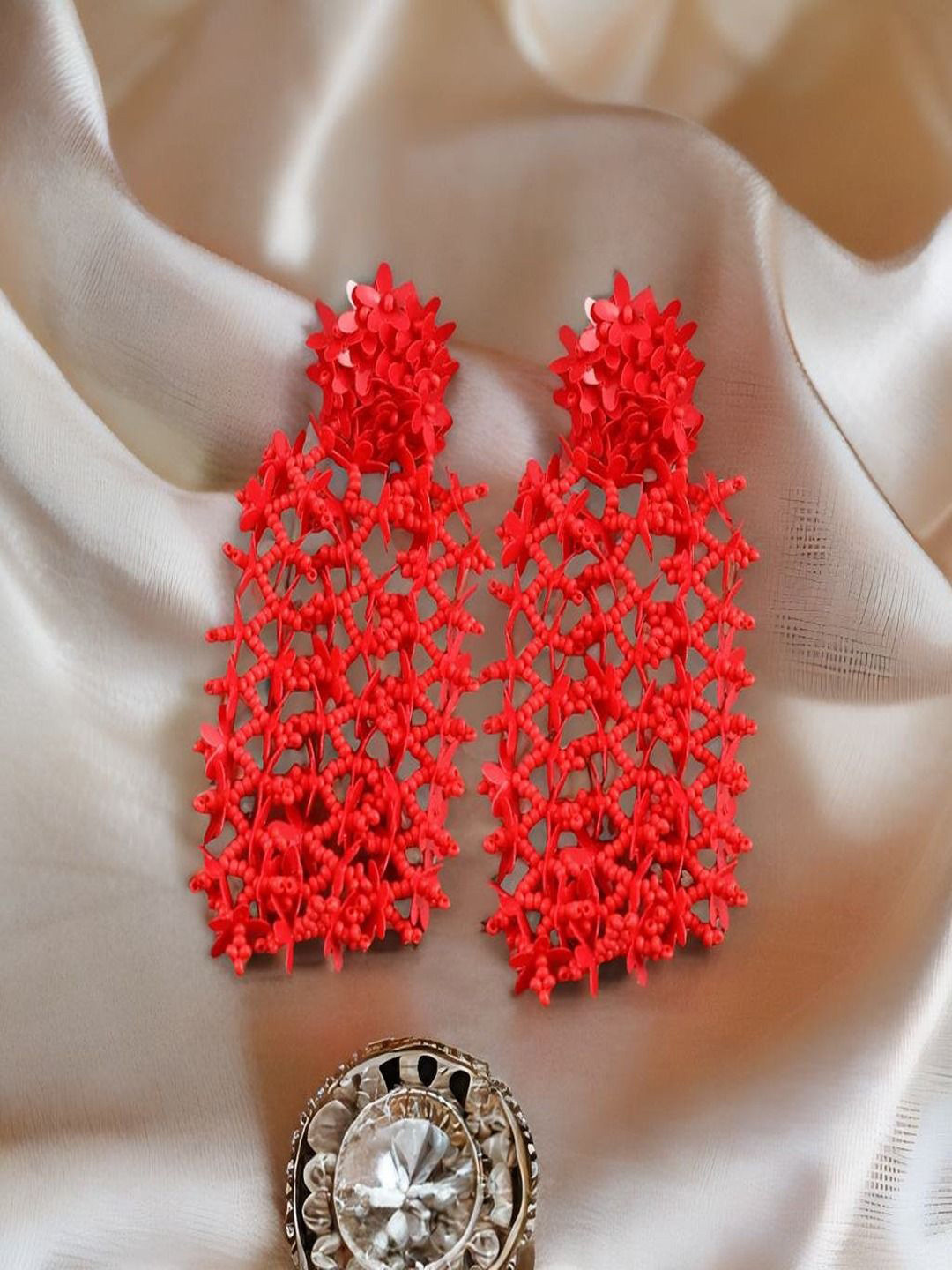 UNIVERSITY TRENDZ Gold-Plated Classic Pearl Beaded Tassel Drop Earrings