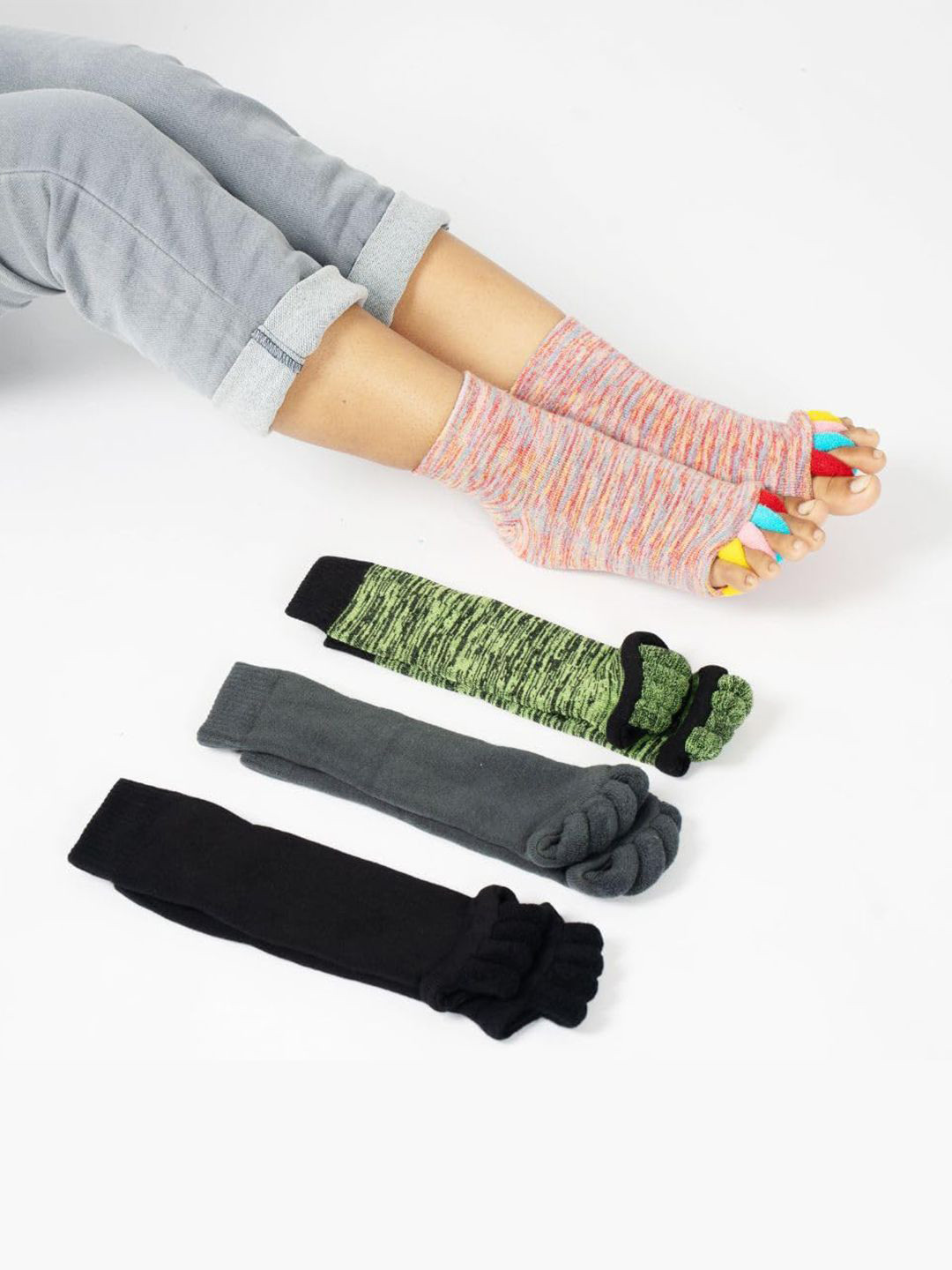 Queue Patterned Cotton Ankle-Length Toe Separator Socks