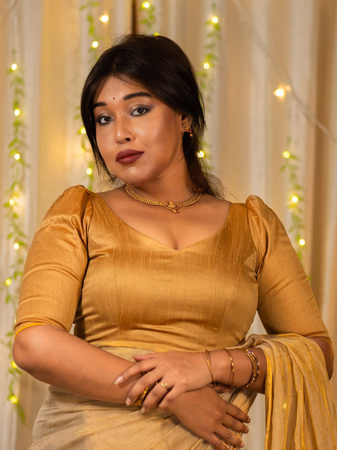 I LOVE SAREES V-Neck Traditional Puff Sleeve Saree Blouse