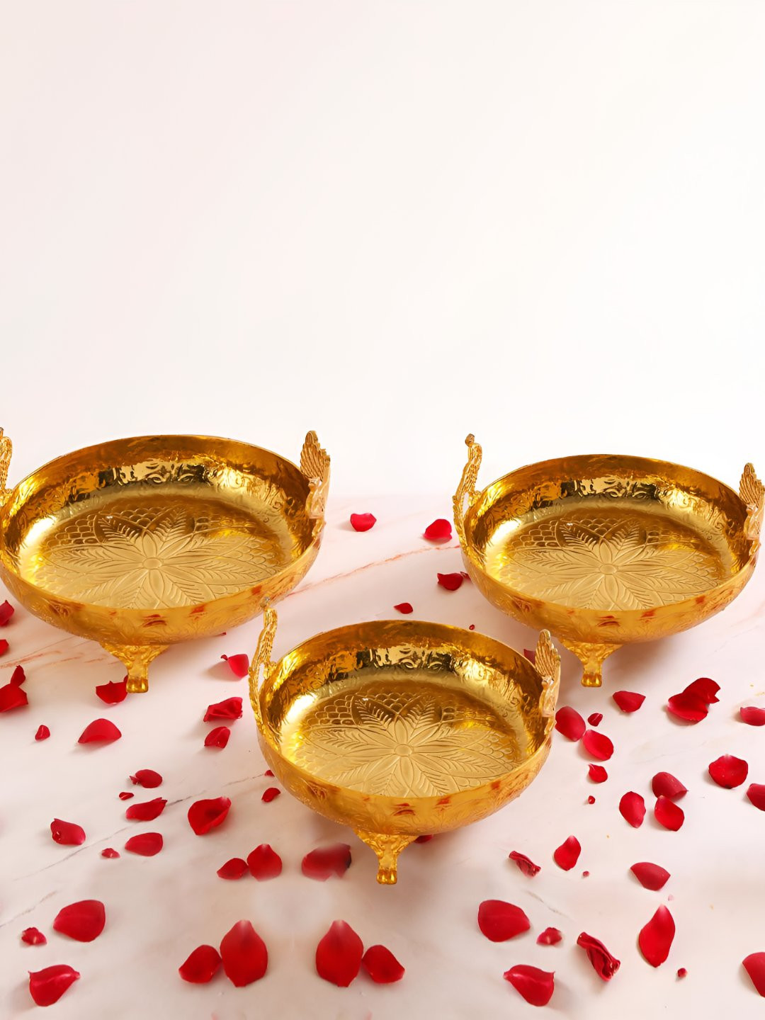 THE HOME CO. Gold Toned 3 Pieces Textured Aluminium Floating Flower Decoration Bowls