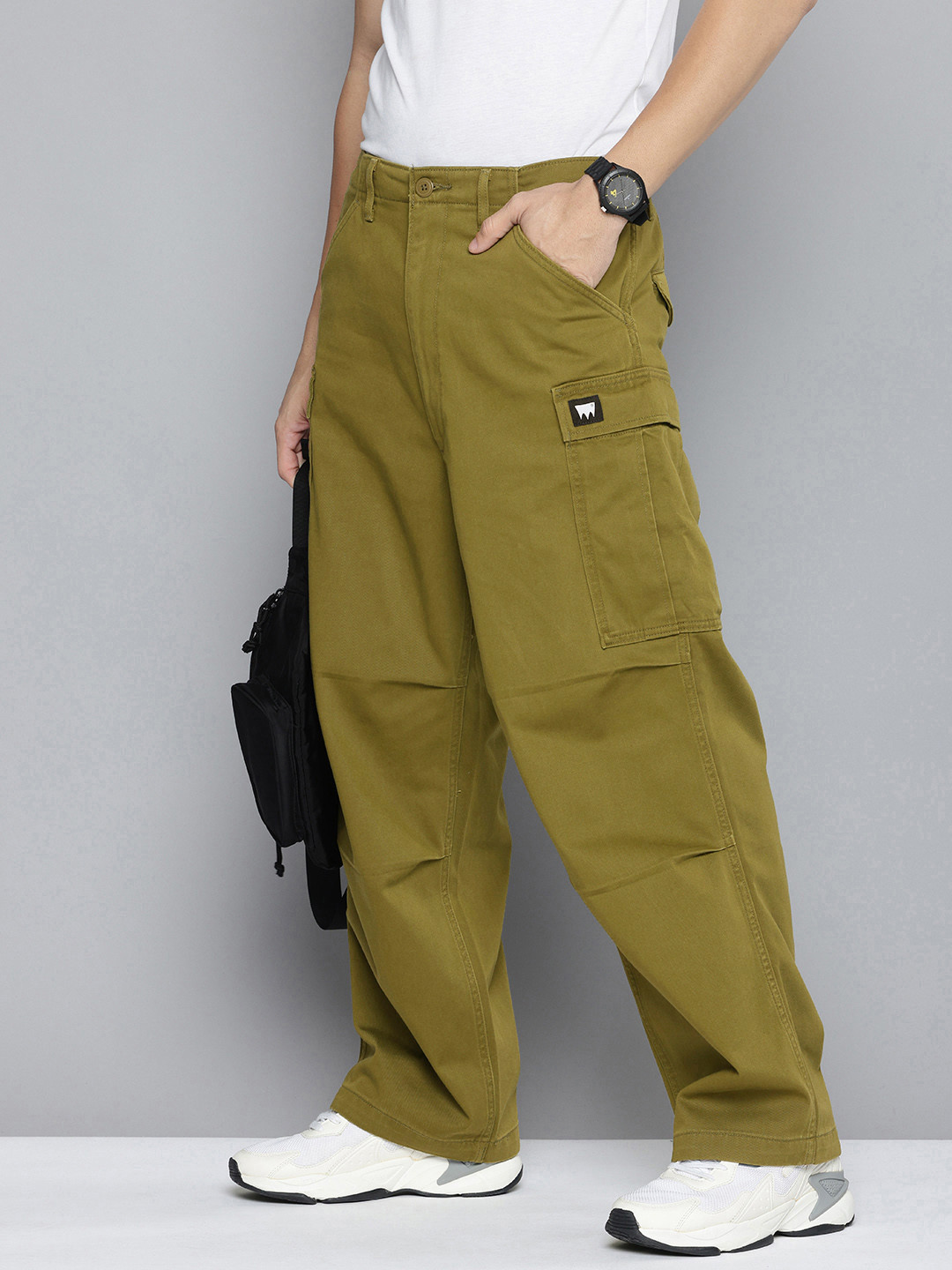 Levis Men Loose Fit Cargo Chinos Trousers