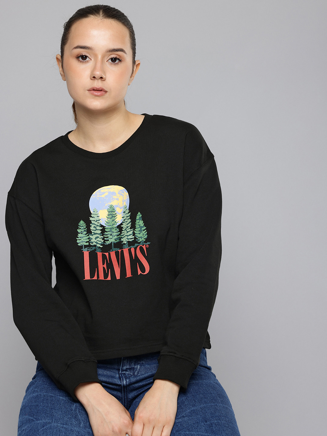 Levis Women's Graphic Black Crew Neck Sweatshirt