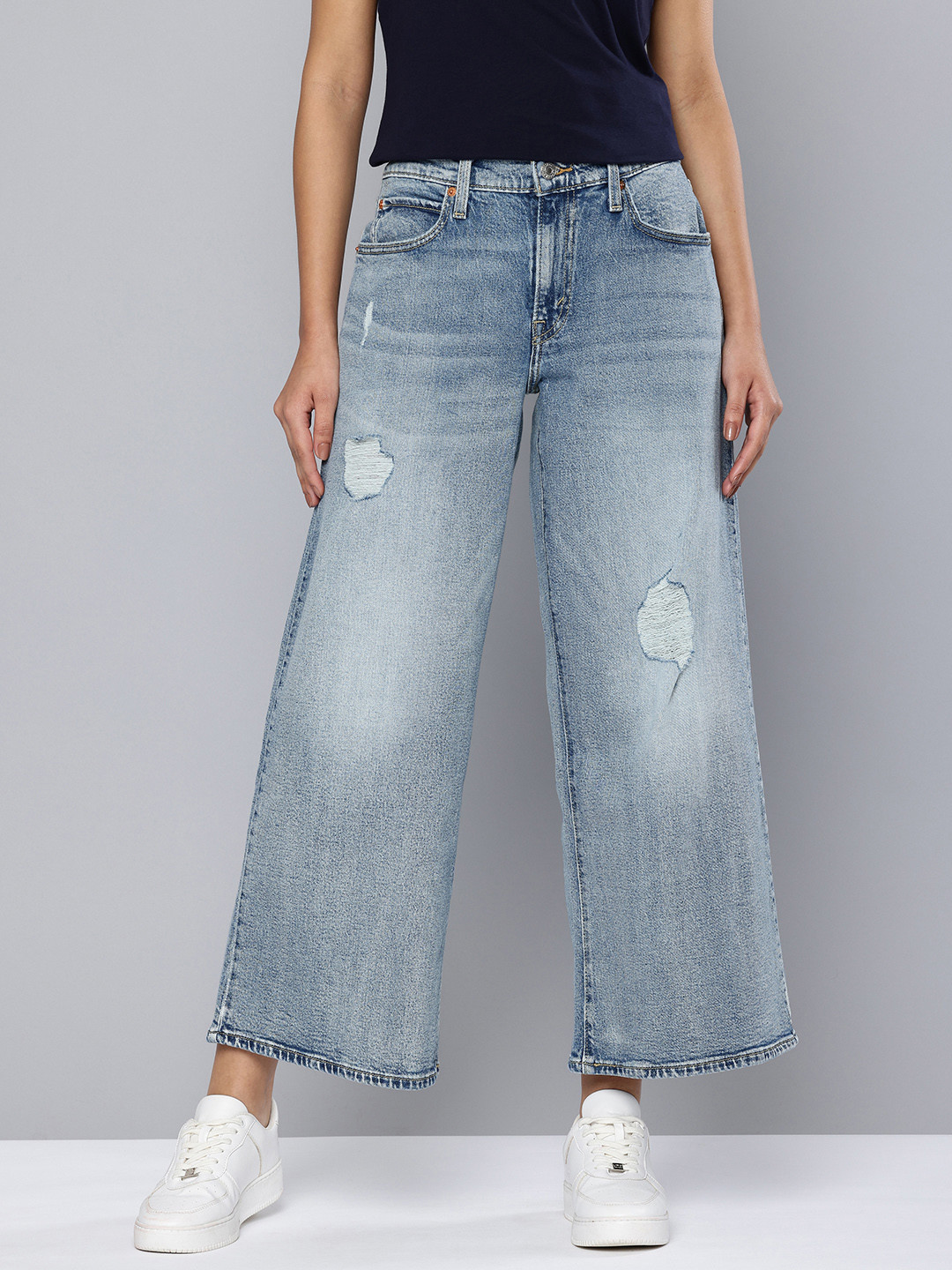 Levis Women 94 Baggy Wide Leg Low Distress Light Fade Stretchable Jeans