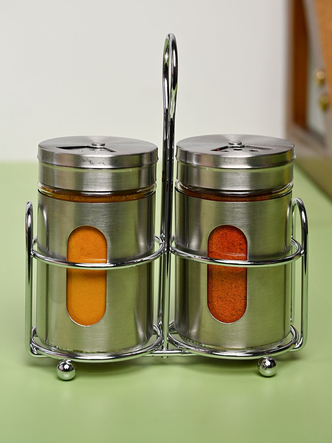 MARKET99 Silver Toned 2 Pieces Stainless Steel Salt and Pepper Shakers 100ml Each