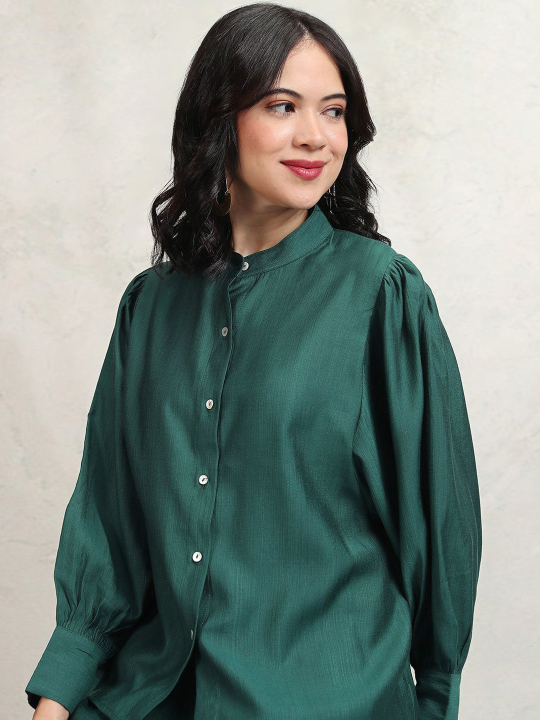 Vishudh Green Mandarin Collar Puffed Sleeves Tunic With Palazzos