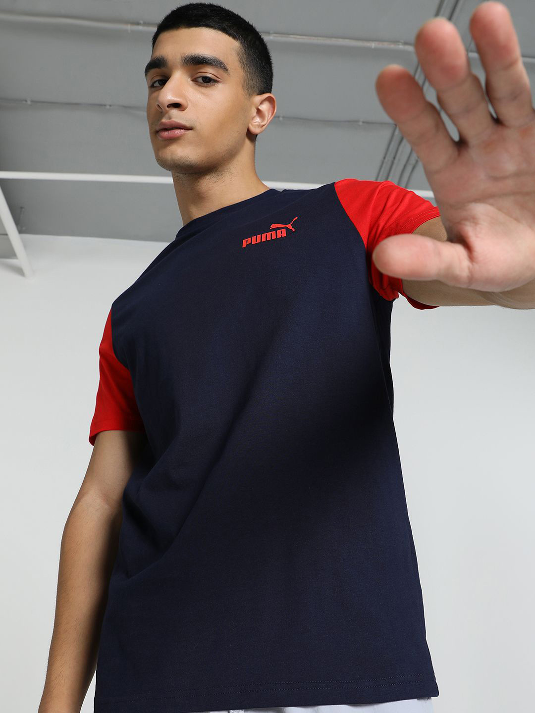 Puma ESS Contrast Sleeve Logo Slim Fit Tee