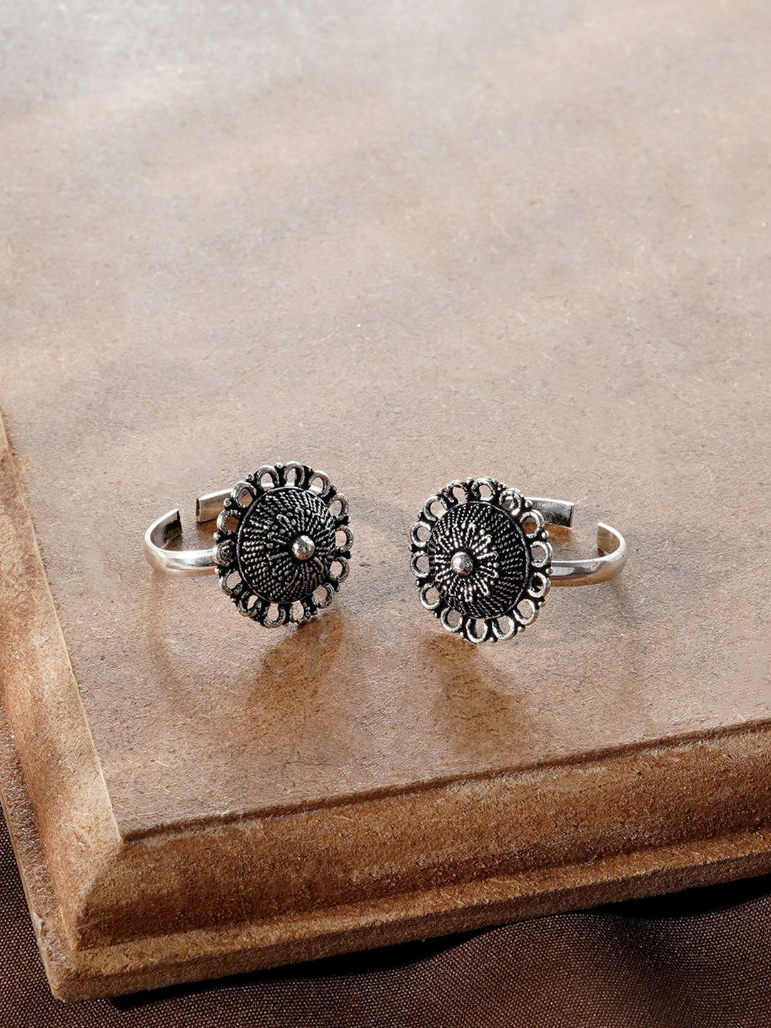 TEEJH Nishka Silver-Plated Oxidised Toe Rings