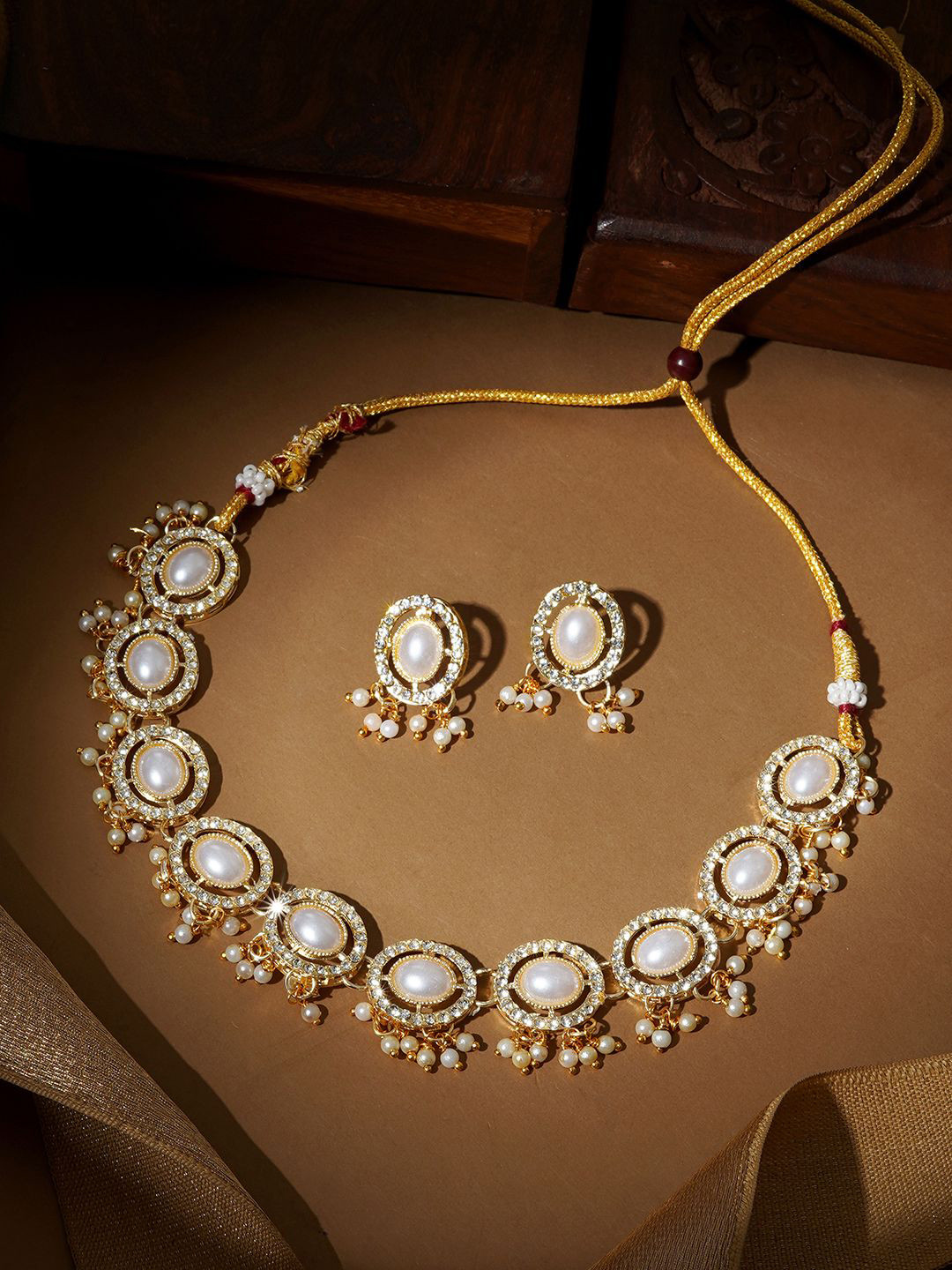 TEEJH Bela Stone-Studded Jewellery Set