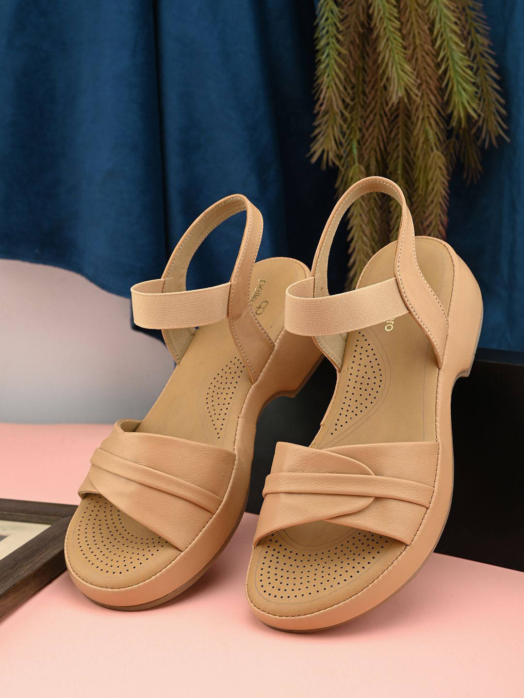 pelle albero Faux Leather Slip on Extra Padding Comfortable Sandal For Women