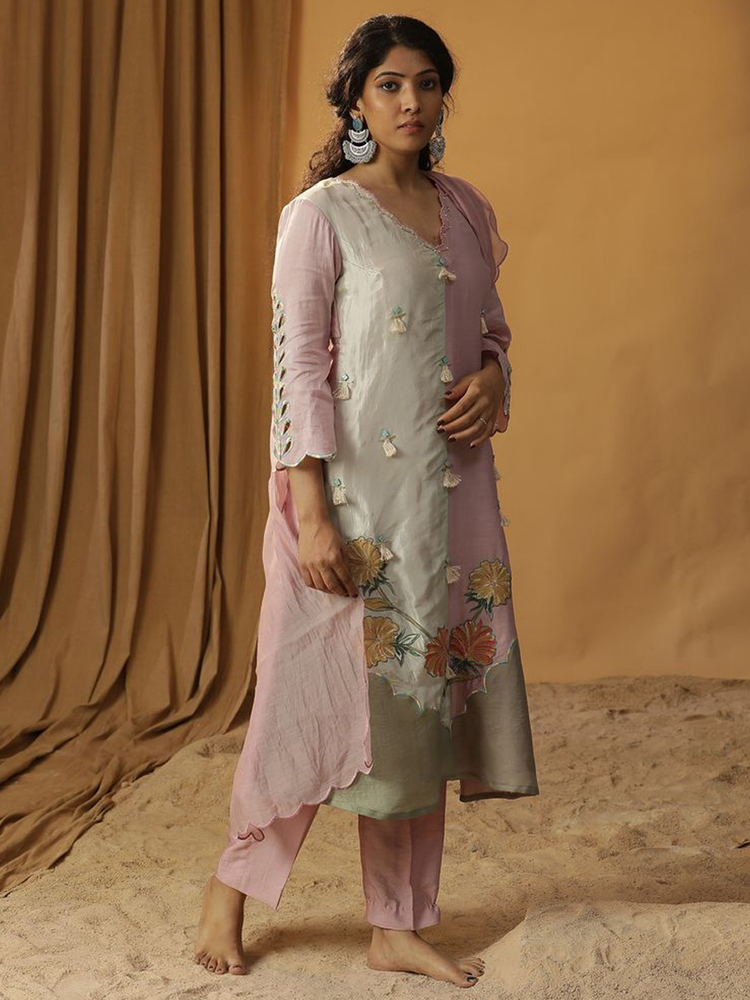 ARPITA SULAKSHANA Ethnic Motifs Embroidered A line Kurta & Trousers & Duapatta