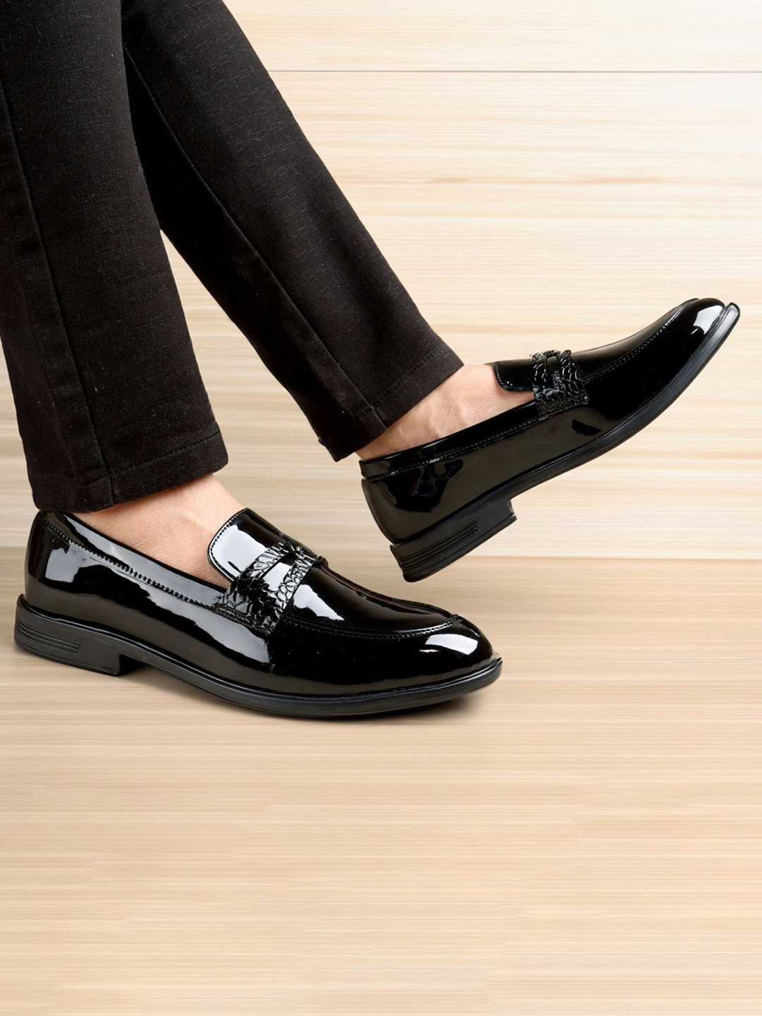 INVICTUS Men Solid Pointed Toe Synthetic Patent Party Slip-Ons Loafers