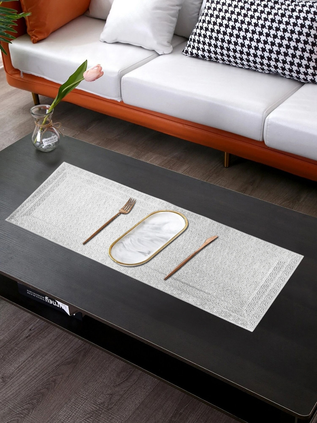 LooMantha White Abstract Table Runner