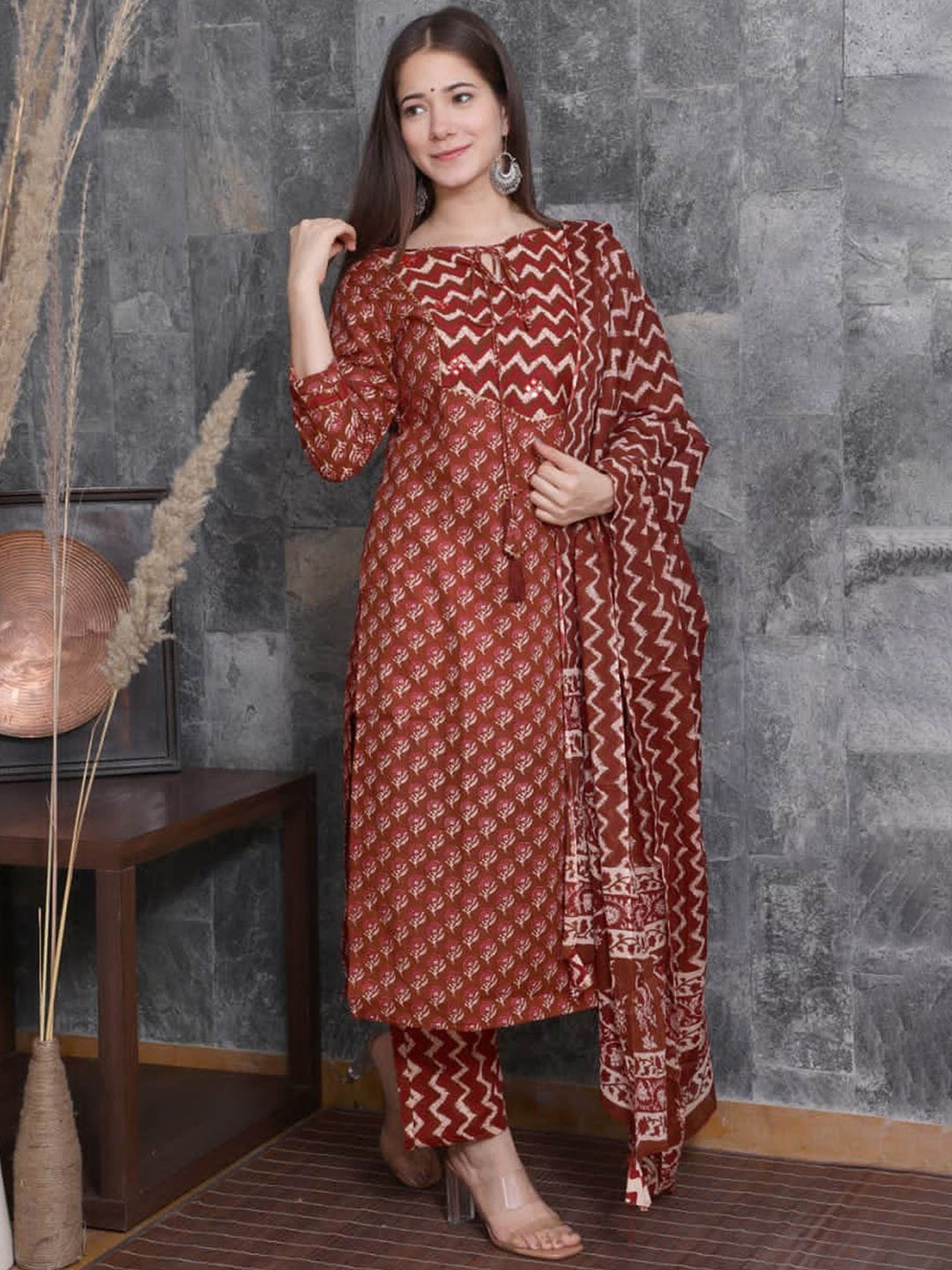 POSHART FASHION AS UNIQUE AS YOU ARE Women Floral Printed Regular Mirror Work Pure Cotton Kurta with