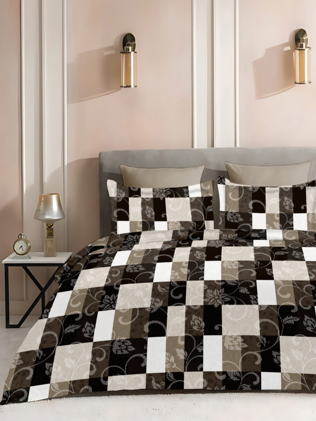 Laying Style Black & White Floral Printed Double King Regular Bedding Set