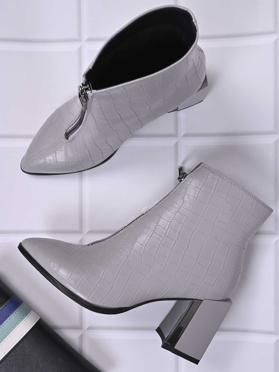 Ronnie Grey  Women Animal Printed Pointed Toe Mid-Top Block Chunky Boots