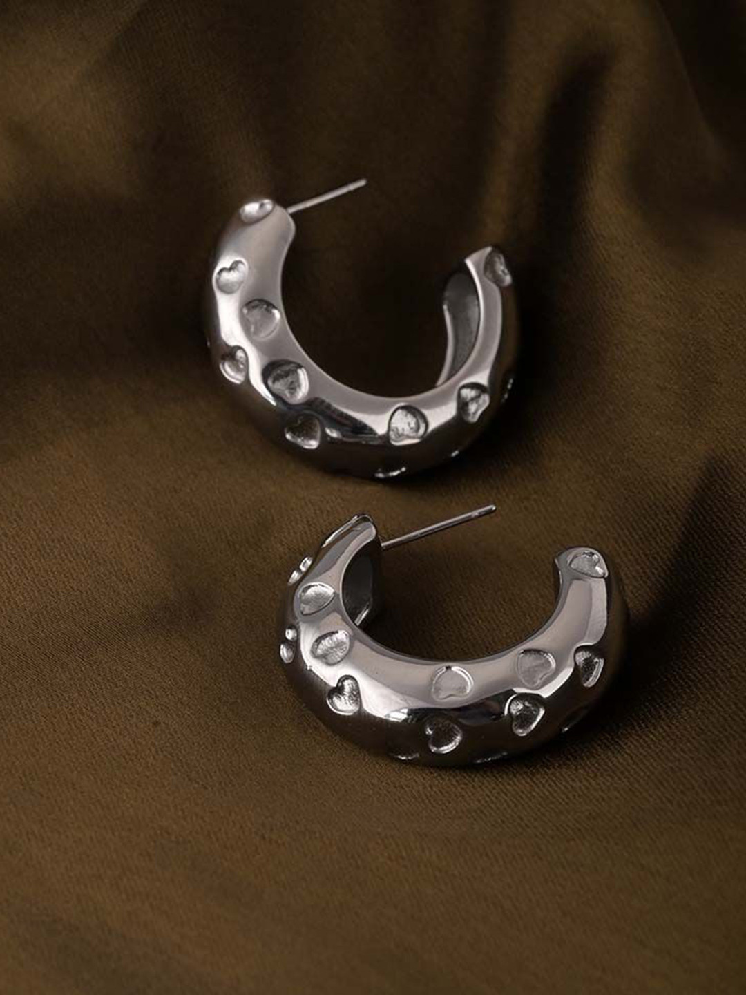 PALMONAS Engraved Heart Curved Silver-Plated Circular Half Hoop Earrings