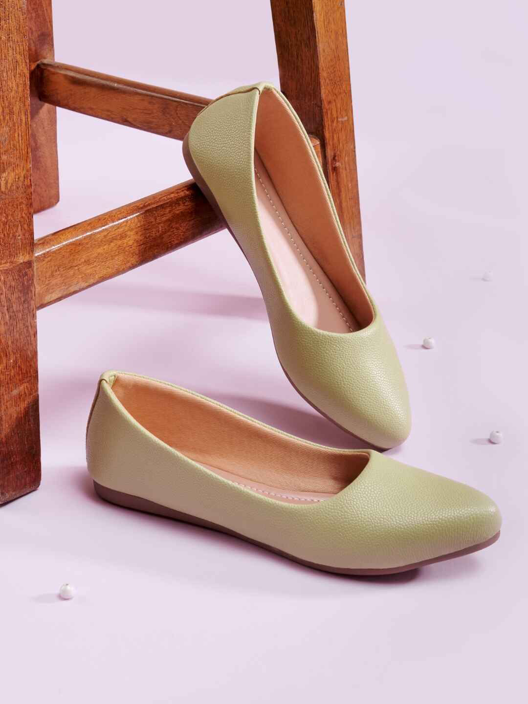 YASSIO Women Pointed Toe Ballerinas