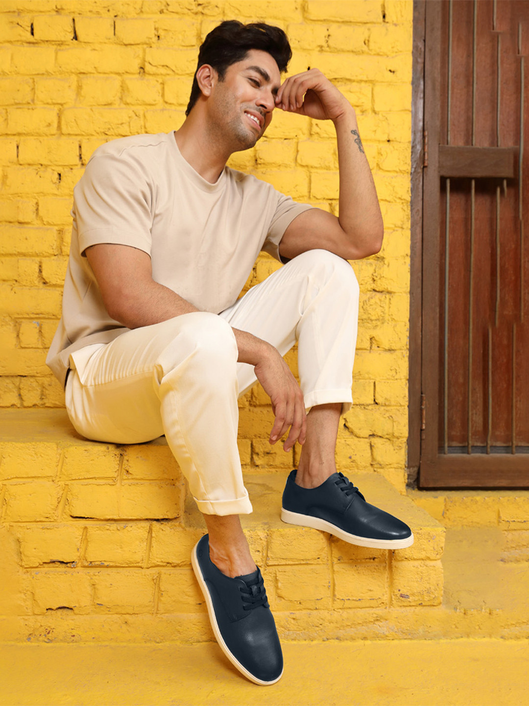 THOMAS CRICK Men Round Toe Comfort Insole Leather Sneakers