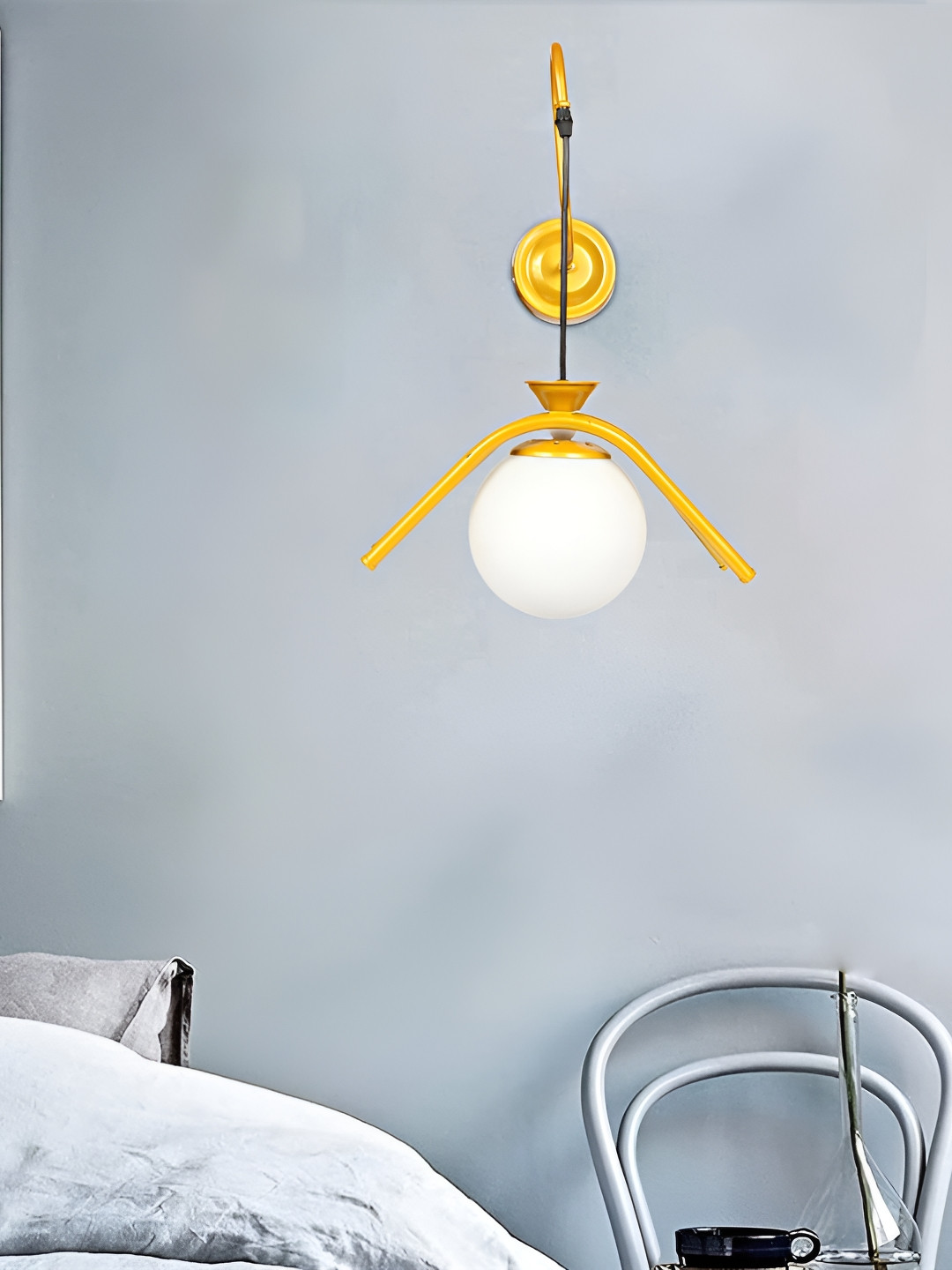 MFD HOME FURNISHING Gold-Toned & White Metal Traditional Spherical Shaped Wall Lamp