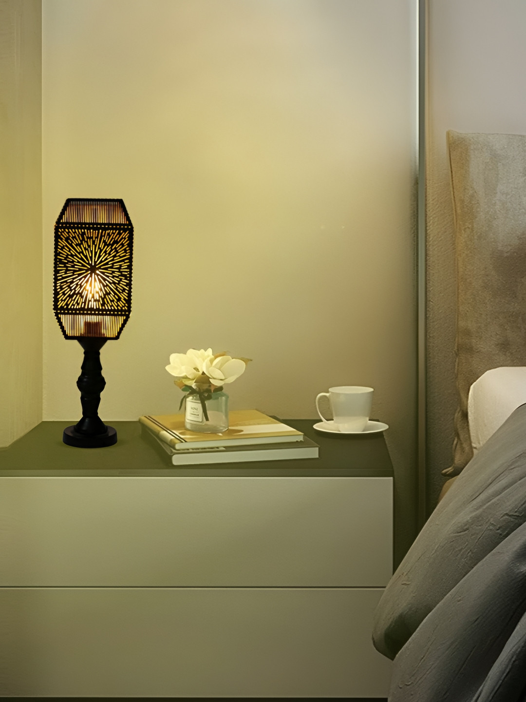 MFD HOME FURNISHING Black Metal Contemporary Cylindrical Shaped Table Lamp with Bulb