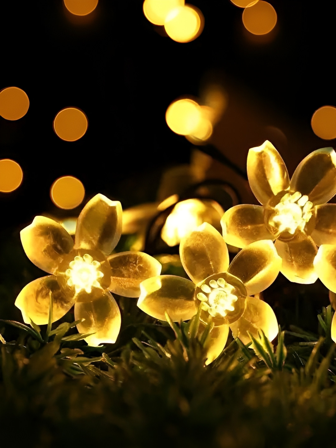 ENORMITY Yellow & White Flower Shape Bulb String Lights