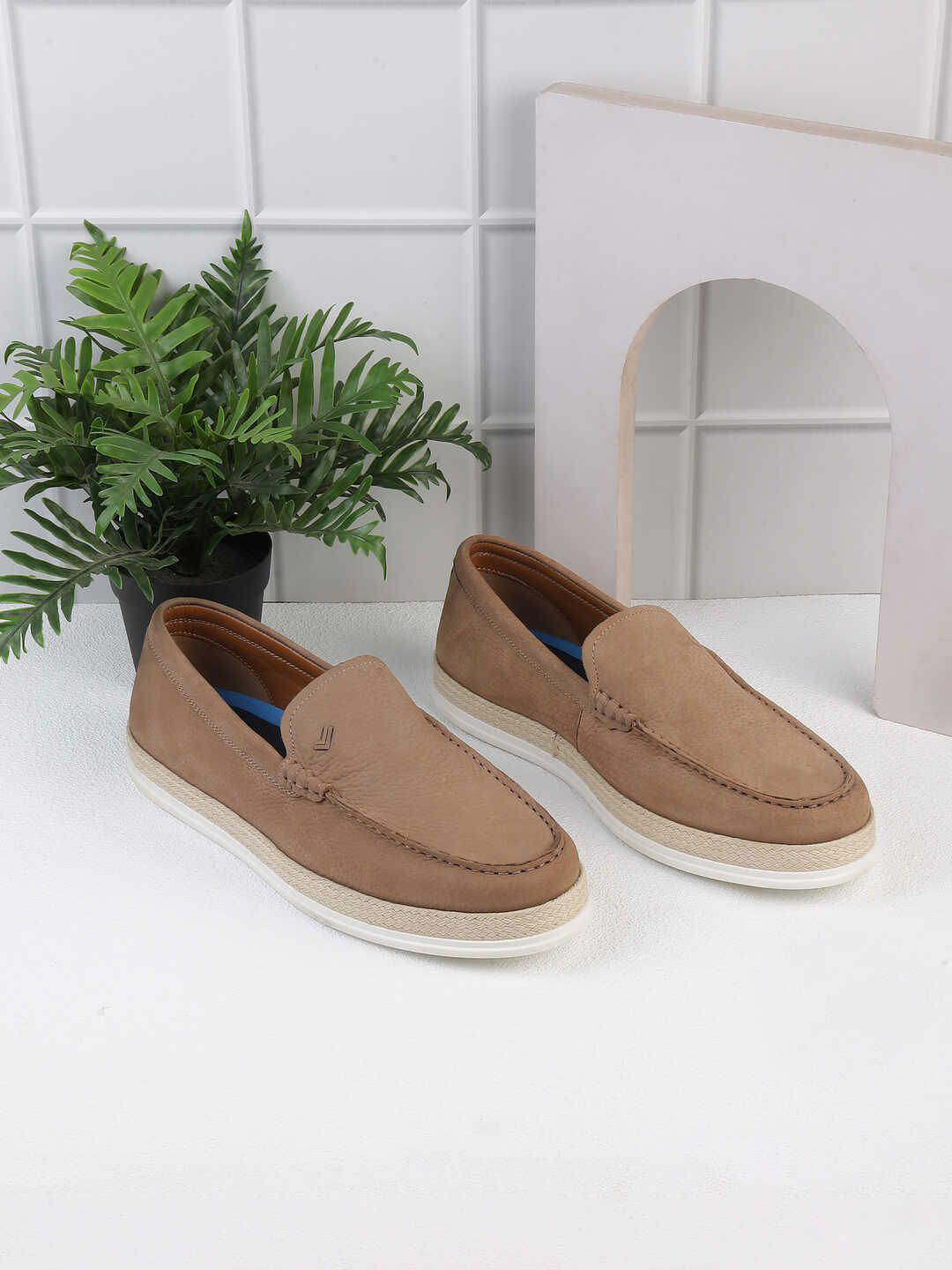 DAVINCHI Men Woven Design Leather Loafers