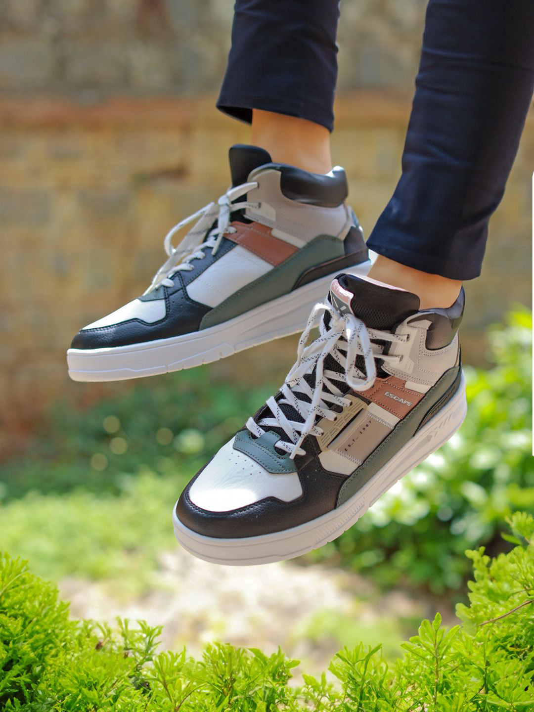 Xtep Men Colourblocked Round Toe Comfort Insole Lightweight Skate Shoes