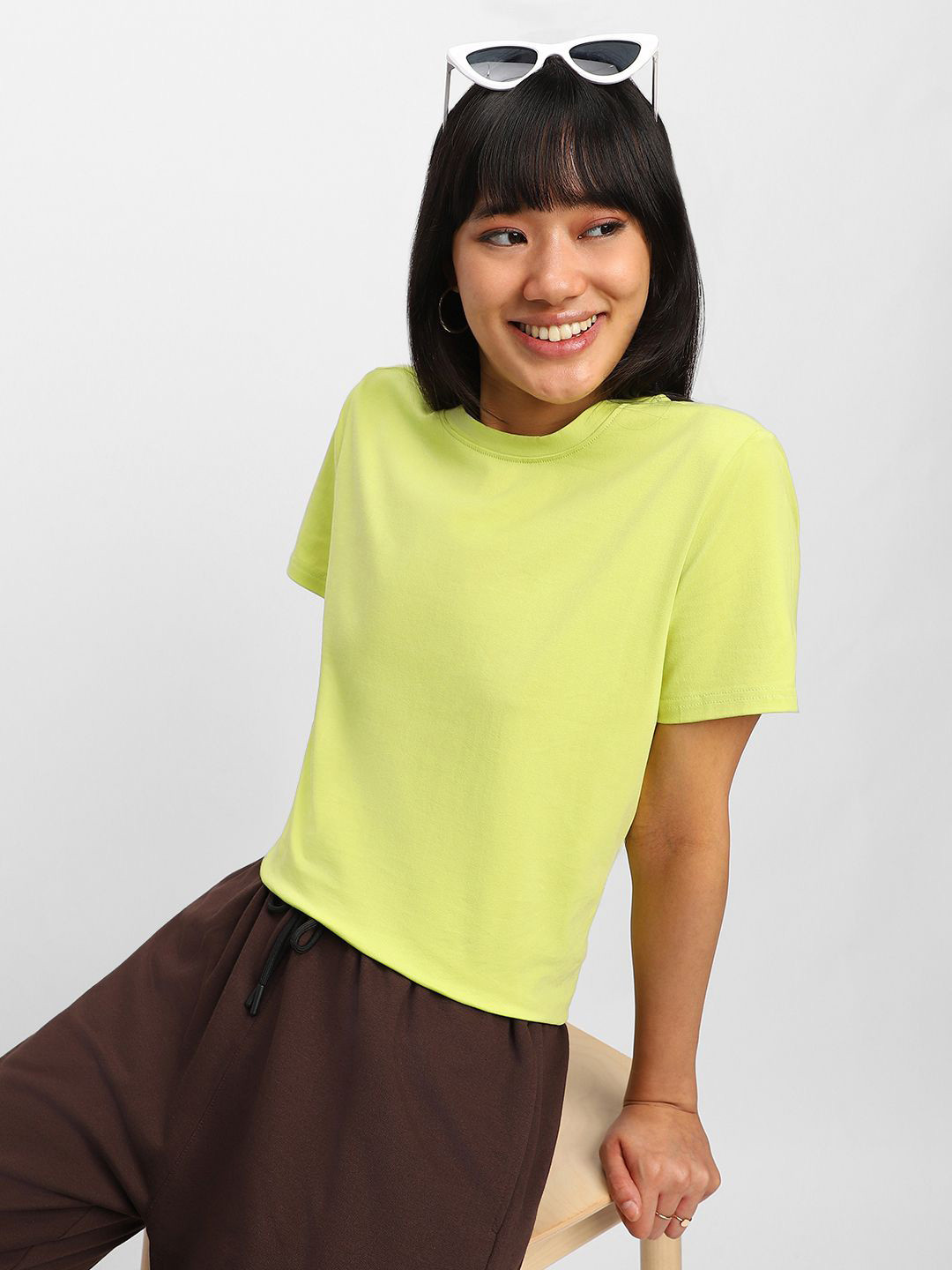 JUNEBERRY Women Lime Green Solid Round Neck Regular Fit Pure Cotton T-Shirt