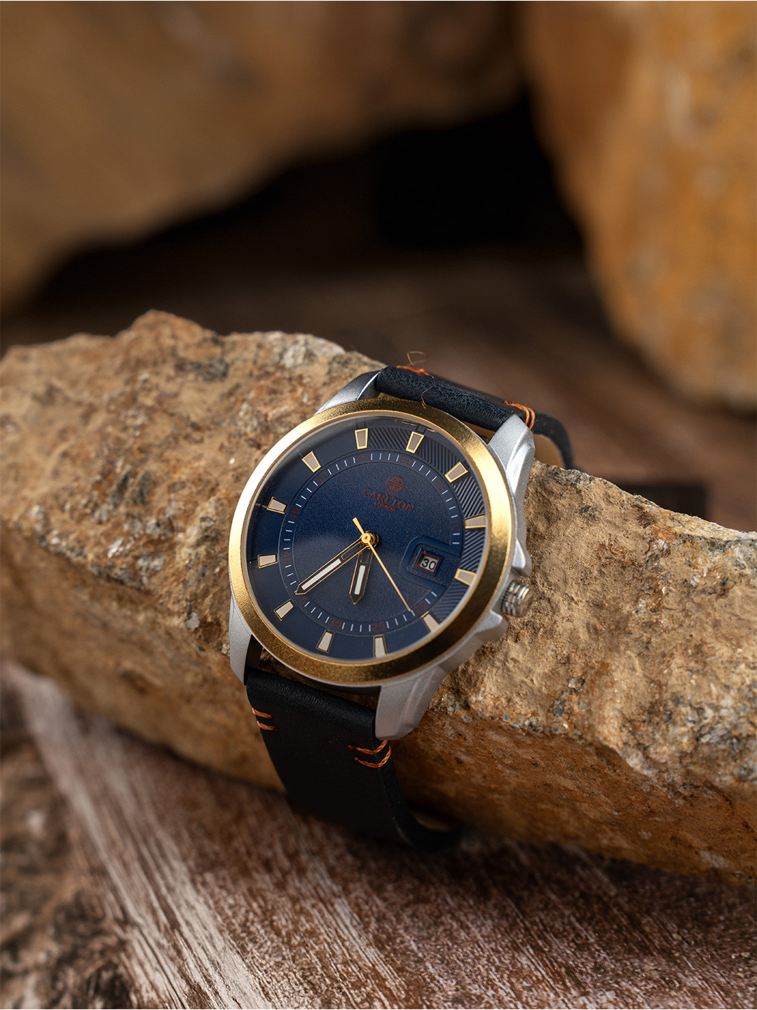 Carlton London Men Blue Dial & Leather Straps Analogue Watch CLLSGLDBL