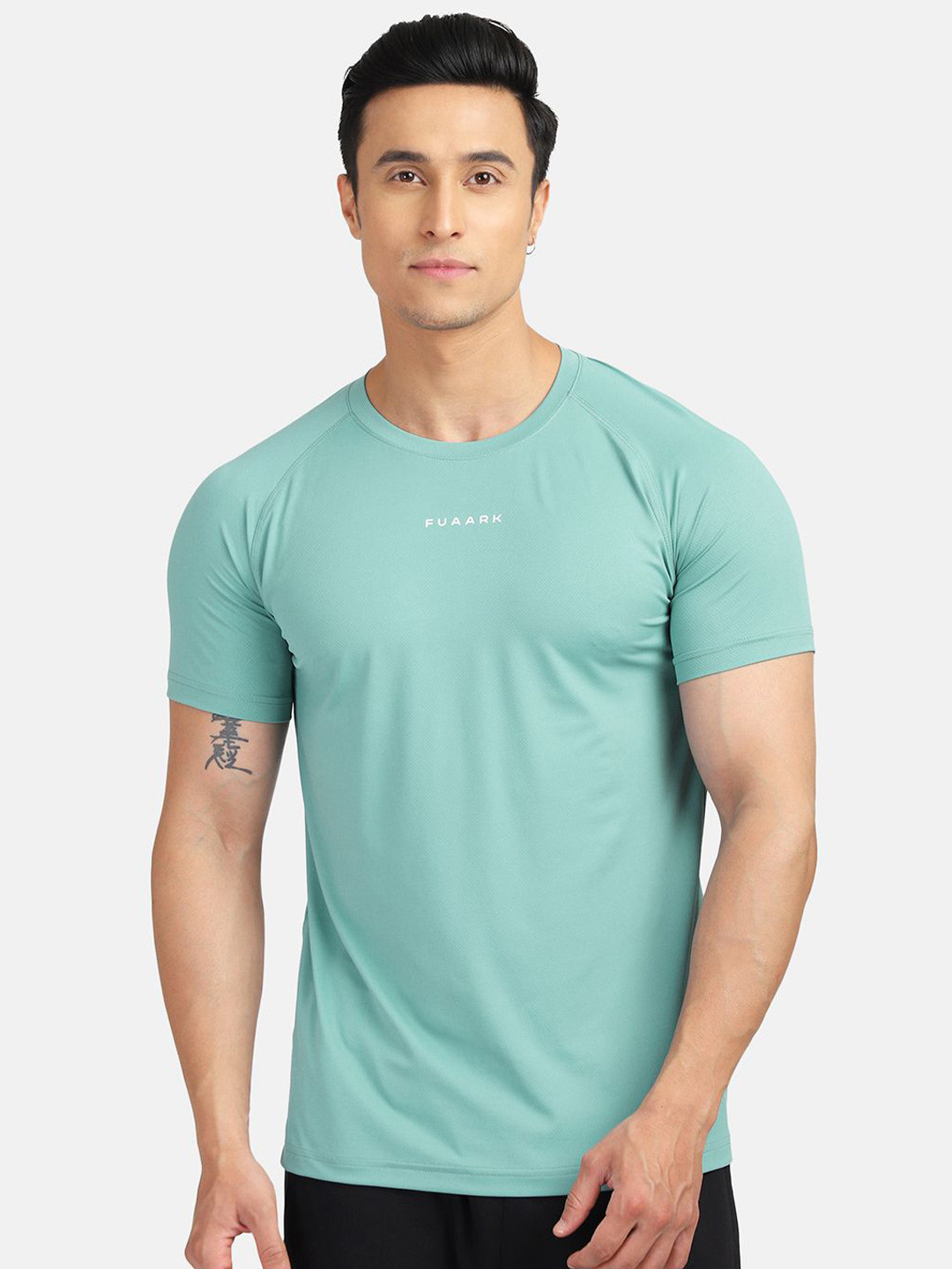 FUAARK Men Dry Tshirt Sleek Gym Green Solid Polyester Round Neck Slim Fit T-shirt