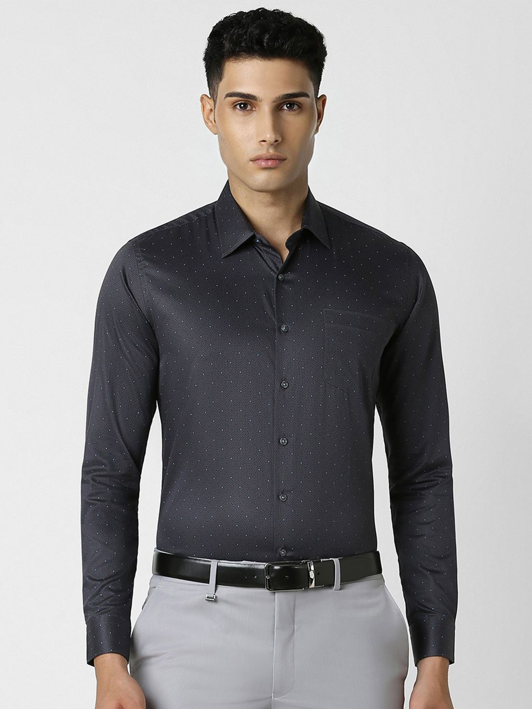Van Heusen Men Spread Collar Micro Ditsy Printed Cotton Slim Fit Party Shirt