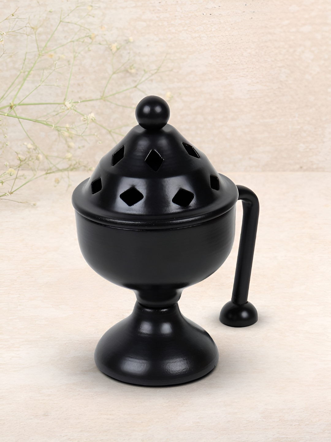 DOKCHAN Black Textured Metal Incense Holder