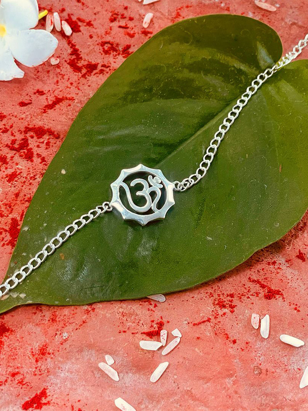 trueBrowns Men 925 Sterling Silver Embossed Om Silver Chain Bracelet