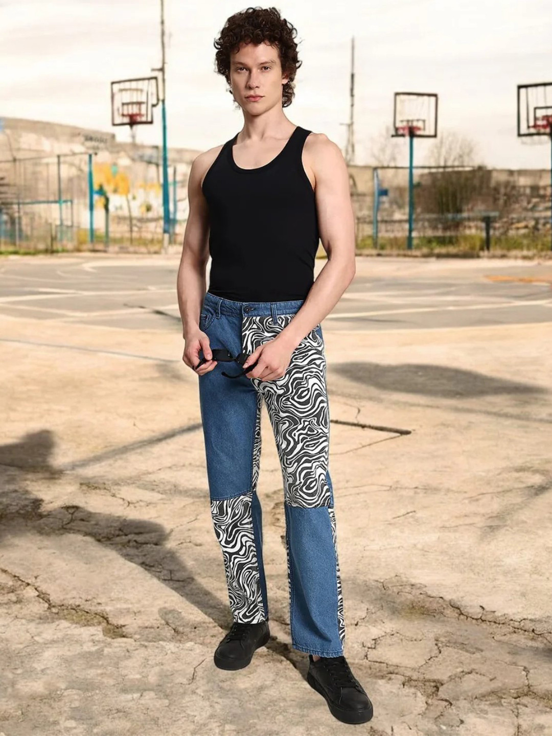 URA STREET Men Straight Fit Mid-Rise Jeans