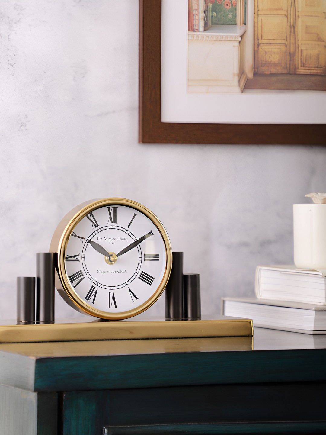 Decor de Maison Gold-Toned Analogue Traditional Table Clock