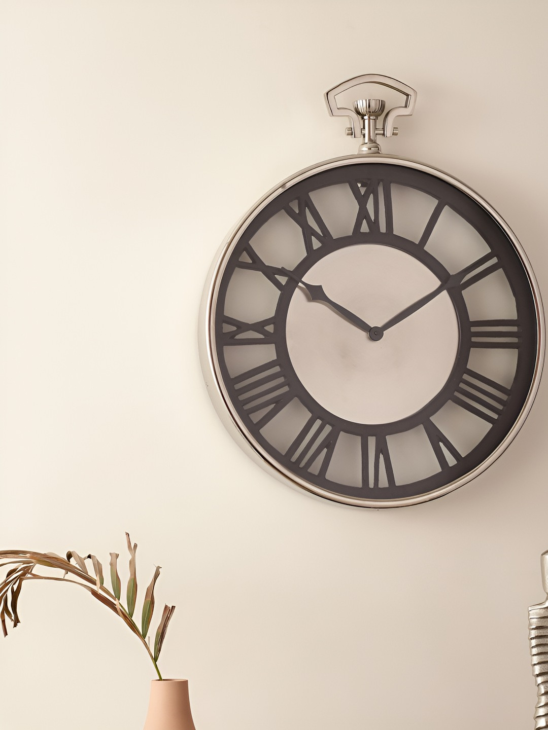 Decor de Maison Vigil Silver Metal Large Display Round Battery Analogue Wall Clock-40cm