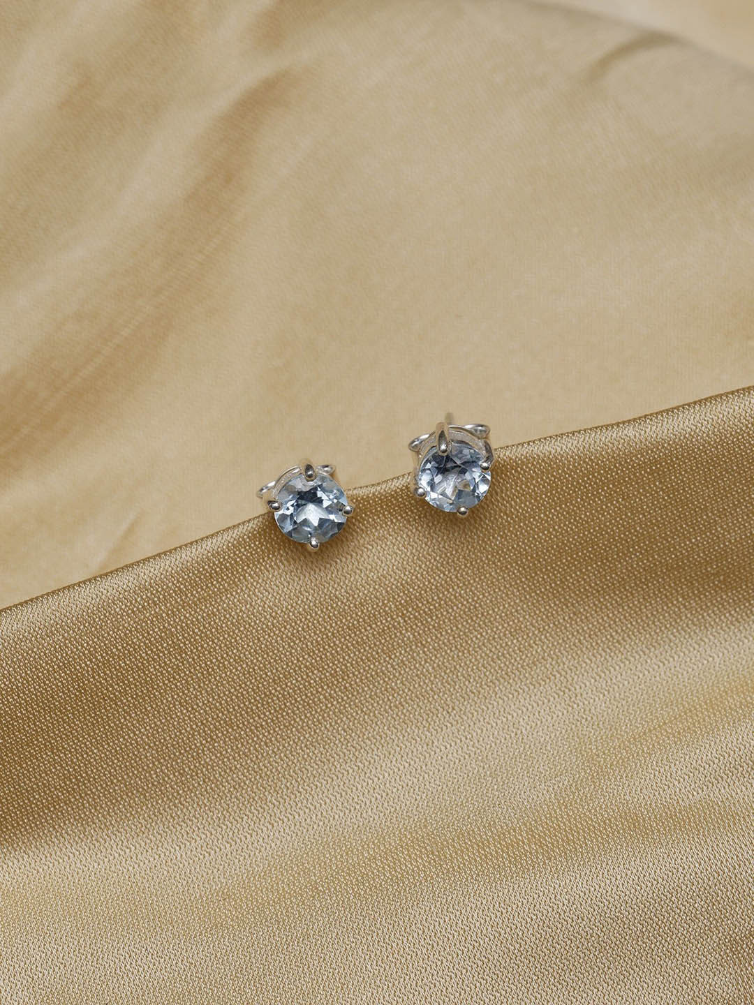 Exotic India Faceted Blue Topaz Gemstone Round Shape Sterling Silver Stud Earrings