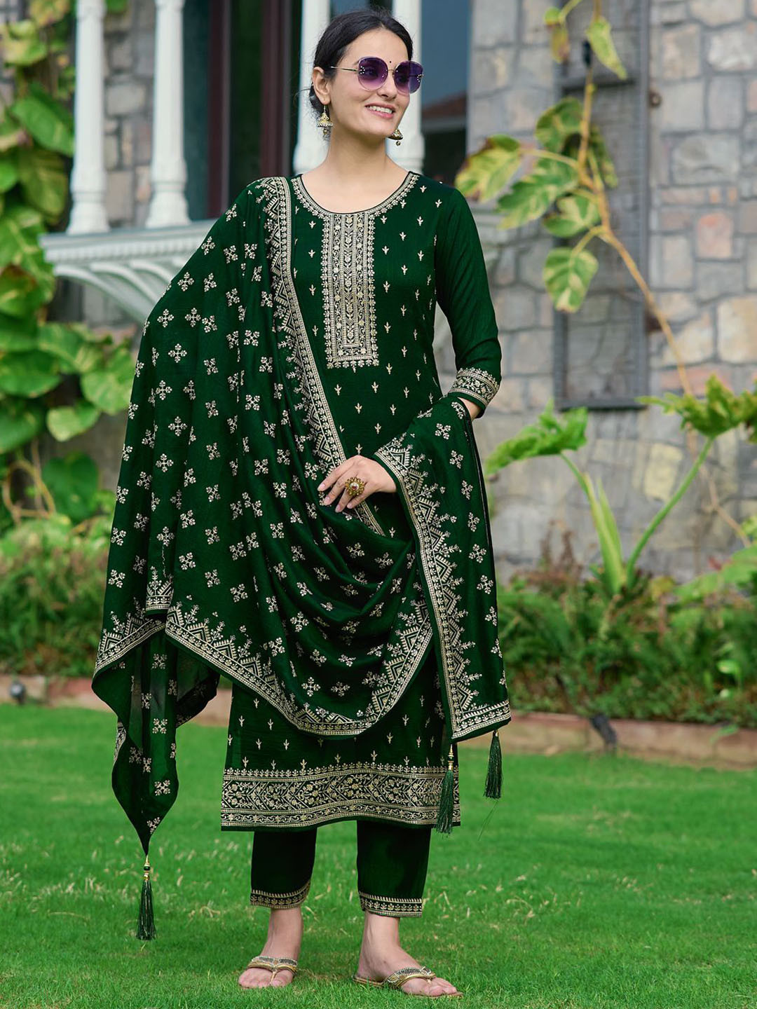 Ethnic Motifs Embroidered Sequinned Straight Republic Day Kurta with Trousers & Dupatta 8